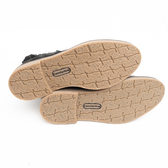 Comfortiva - Ottawa Suede Ankle Booties – Black - Picture 2 of 10